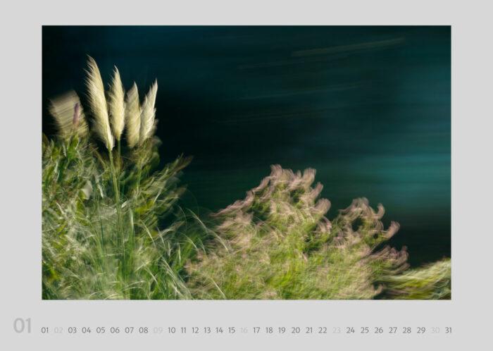 Eine Seite im Kalender 2022 - Connecting Europe Express - landscapes in motion by Jennifer Scales